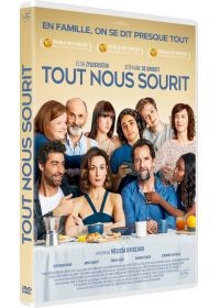 Affiche du film Tout nous sourit