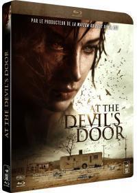 Affiche du film At the Devil's Door